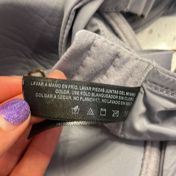 NATORI woman’s gray underwire bra - Picture 11 of 11